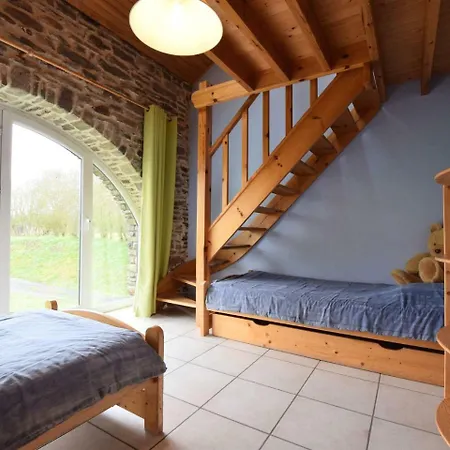Dom wakacyjny Comfortable In Neufmoulin With Meadow View Houffalize